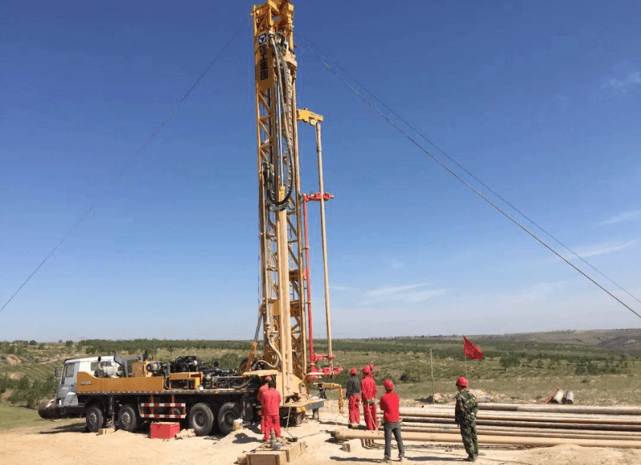 versatile deep hole drilling rig